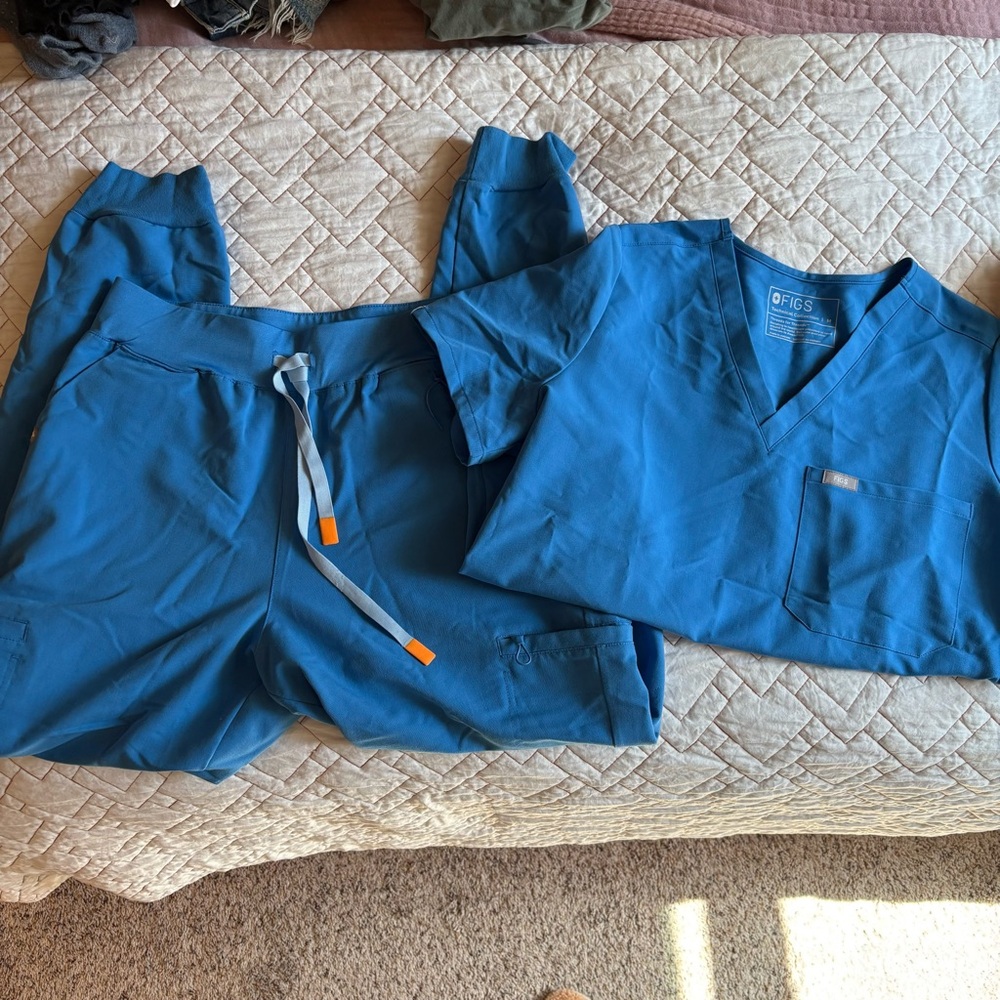 Figs RARE Blue Scrub Set